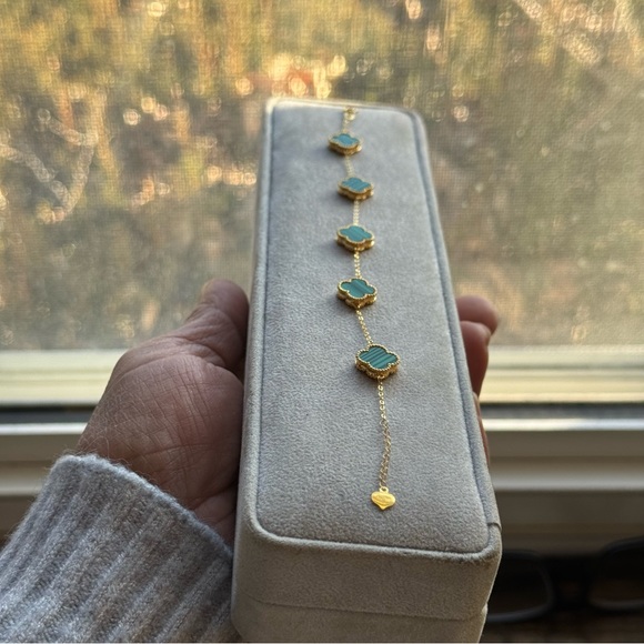 18K Solid Yellow Gold Green Clover Bracelet - Picture 4 of 11